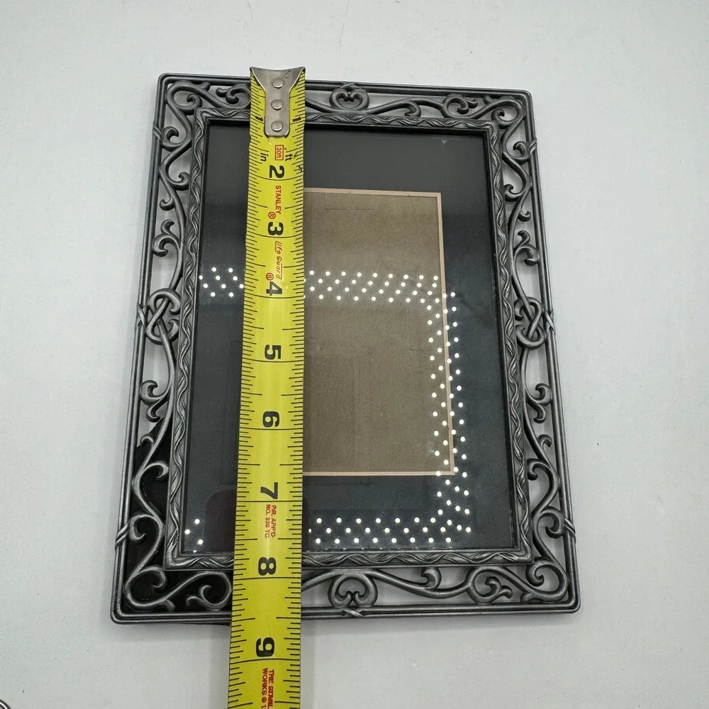 Picture Frame Unisex 3.5 x 5 Silver Pewter Tone Ornate Scroll Heart Metal